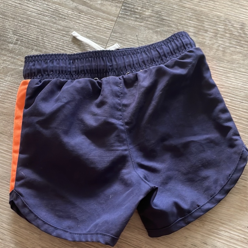 Shorts - Picture 5 of 6